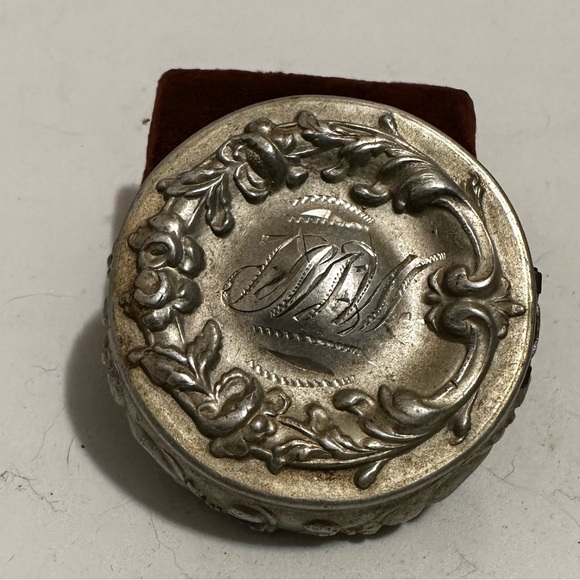 Vintage pill box - Picture 2 of 4